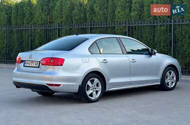 Седан Volkswagen Jetta 2011 в 