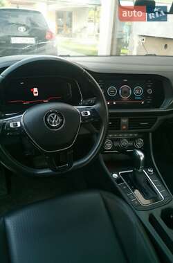 Седан Volkswagen Jetta 2019 в 