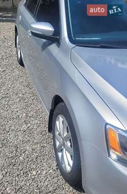 Седан Volkswagen Jetta 2012 в 