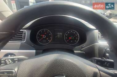 Седан Volkswagen Jetta 2012 в 