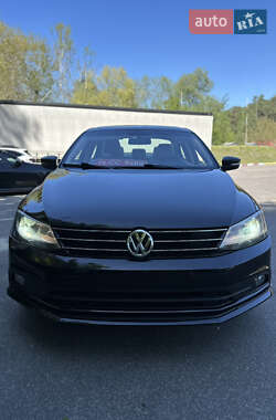 Седан Volkswagen Jetta 2013 в 