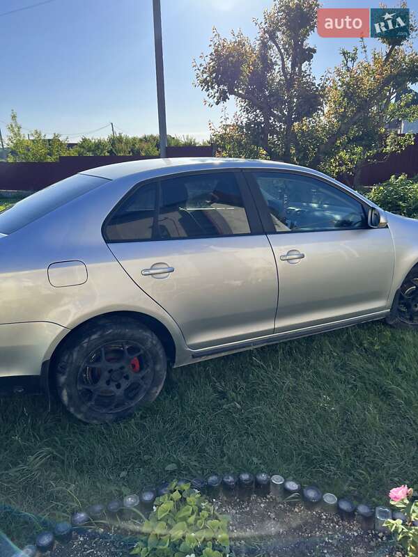 Седан Volkswagen Jetta 2006 в Кременце