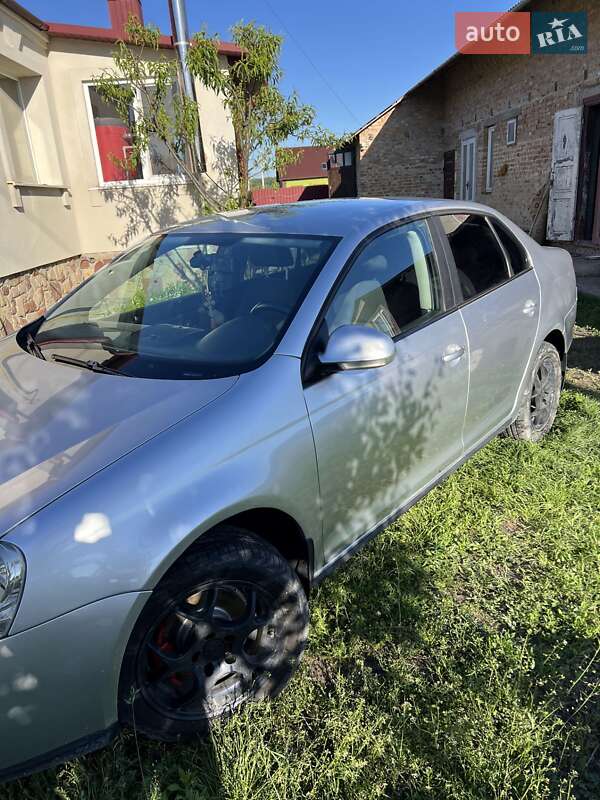 Седан Volkswagen Jetta 2006 в Кременце