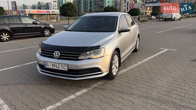 Седан Volkswagen Jetta 2015 в Києві