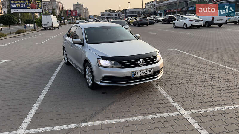 Седан Volkswagen Jetta 2015 в Києві