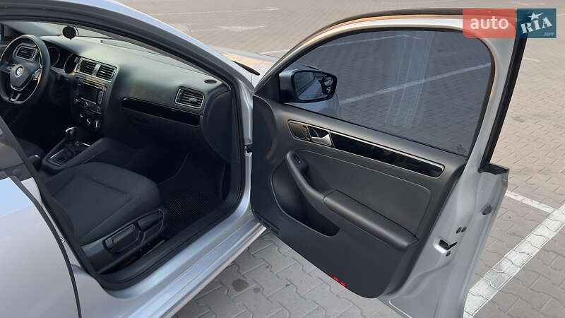 Седан Volkswagen Jetta 2015 в Києві