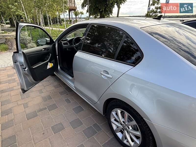 Седан Volkswagen Jetta 2011 в Николаеве фото 10 Седан Volkswagen Jetta 2011 в Николаеве