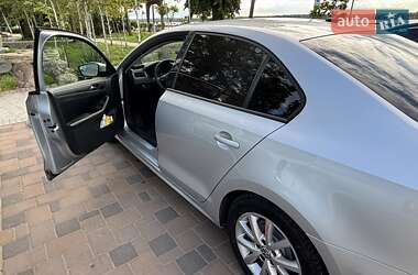 Седан Volkswagen Jetta 2011 в 