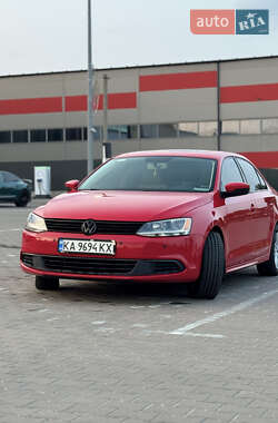Седан Volkswagen Jetta 2012 в 