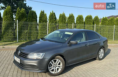 Седан Volkswagen Jetta 2016 в Львові