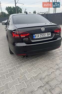 Седан Volkswagen Jetta 2012 в 