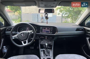 Седан Volkswagen Jetta 2018 в 