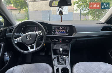 Седан Volkswagen Jetta 2018 в 