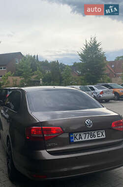 Седан Volkswagen Jetta 2014 в 