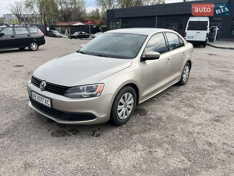 Седан Volkswagen Jetta 2013 в 