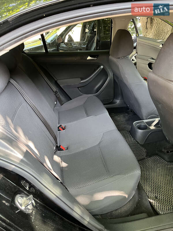 Седан Volkswagen Jetta 2012 в Кропивницькому