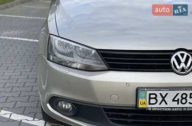 Седан Volkswagen Jetta 2012 в 