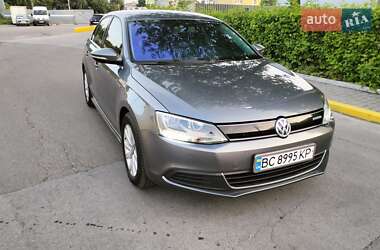Седан Volkswagen Jetta 2013 в 