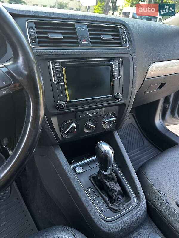 Седан Volkswagen Jetta 2016 в Запорожье