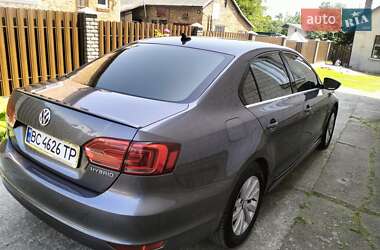 Седан Volkswagen Jetta 2013 в 