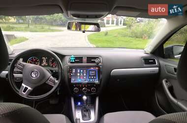 Седан Volkswagen Jetta 2013 в 