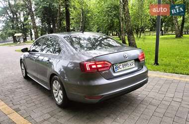 Седан Volkswagen Jetta 2013 в 
