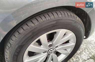 Седан Volkswagen Jetta 2013 в 