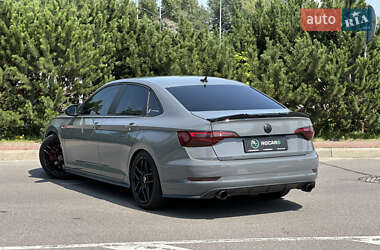 Седан Volkswagen Jetta 2019 в 
