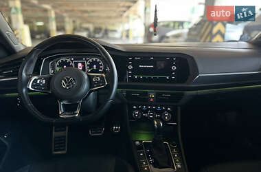Седан Volkswagen Jetta 2019 в 