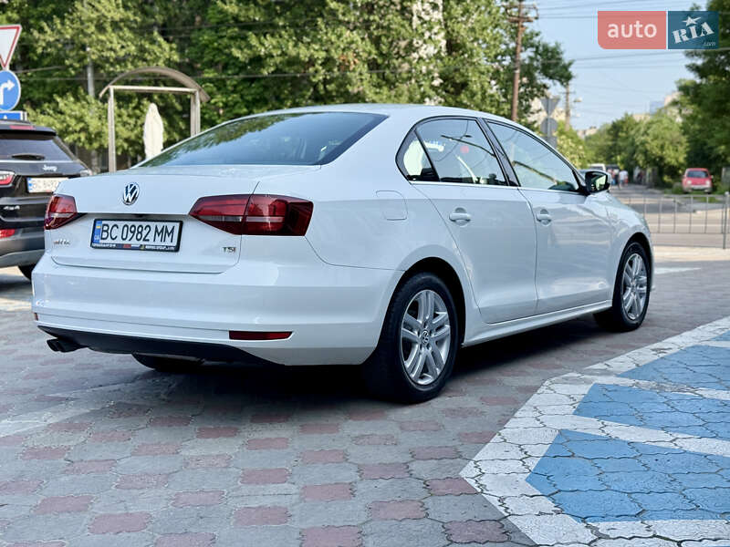 Седан Volkswagen Jetta 2017 в Львові