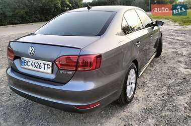 Седан Volkswagen Jetta 2013 в 