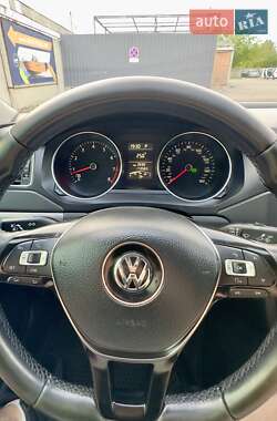 Седан Volkswagen Jetta 2015 в 