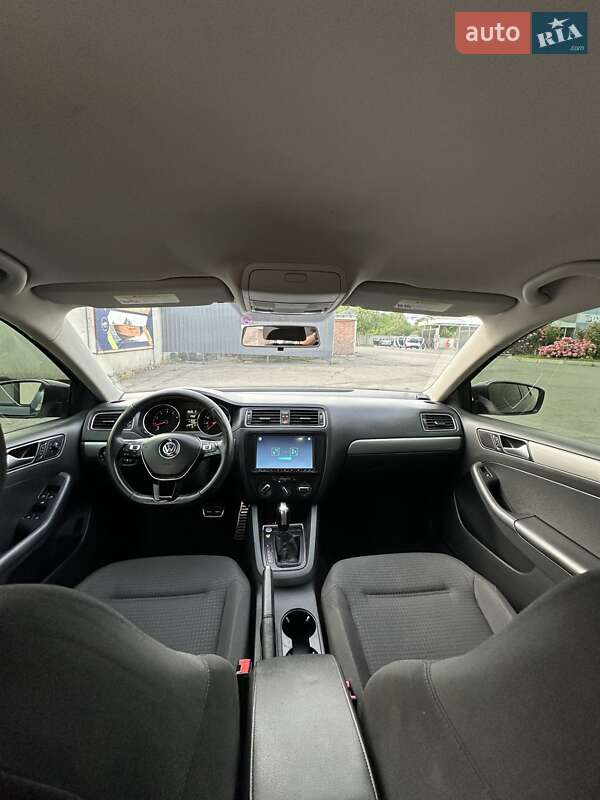 Седан Volkswagen Jetta 2015 в Полтаві