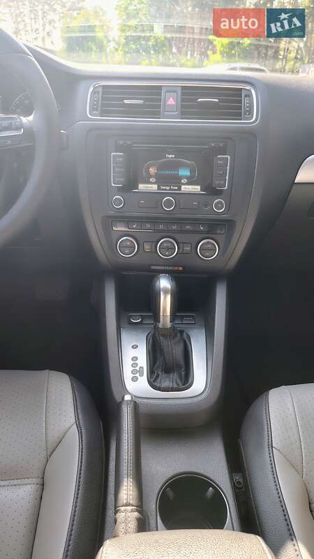 Седан Volkswagen Jetta 2014 в Киеве