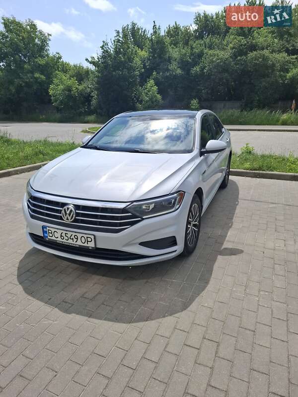 Седан Volkswagen Jetta 2018 в 