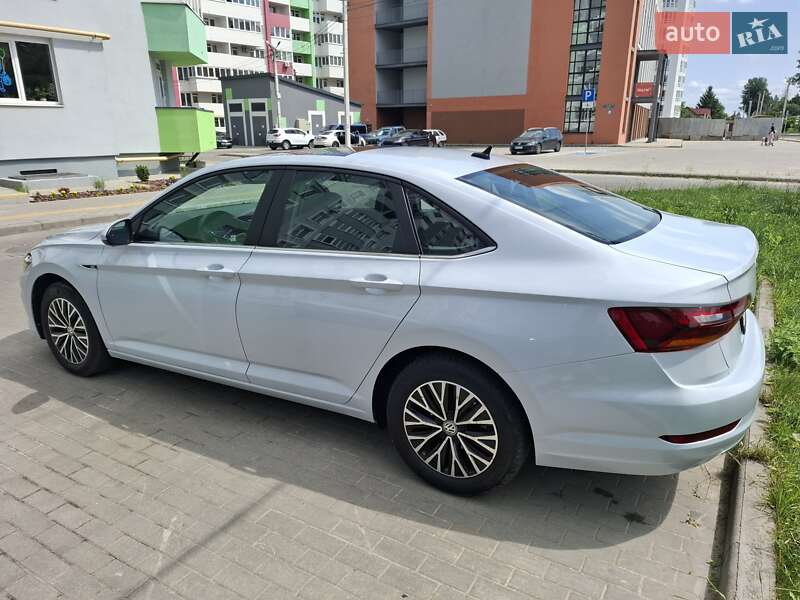 Седан Volkswagen Jetta 2018 в Львове