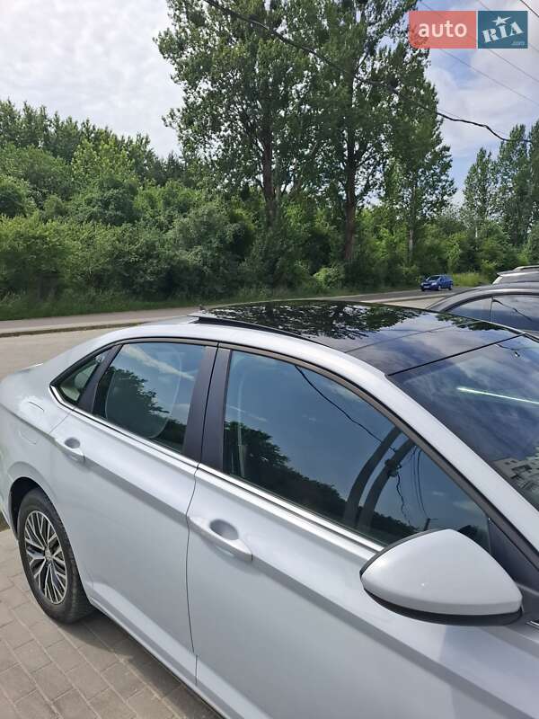 Седан Volkswagen Jetta 2018 в Львове