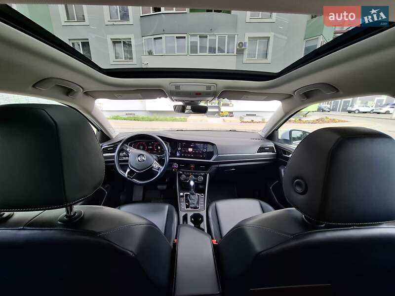 Седан Volkswagen Jetta 2018 в Львове