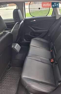 Седан Volkswagen Jetta 2018 в 