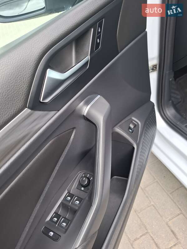 Седан Volkswagen Jetta 2018 в Львове