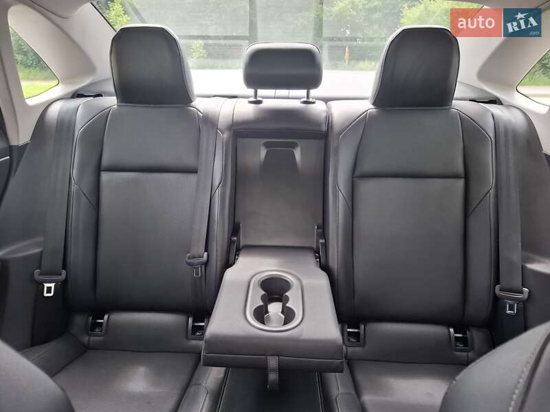 Седан Volkswagen Jetta 2018 в Львове