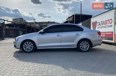 Седан Volkswagen Jetta 2011 в 