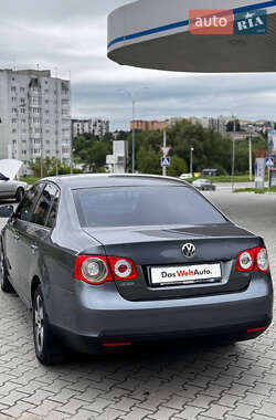 Седан Volkswagen Jetta 2008 в 