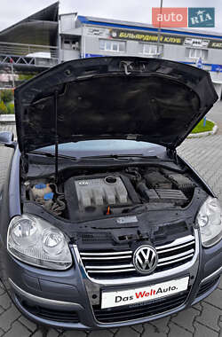 Седан Volkswagen Jetta 2008 в 