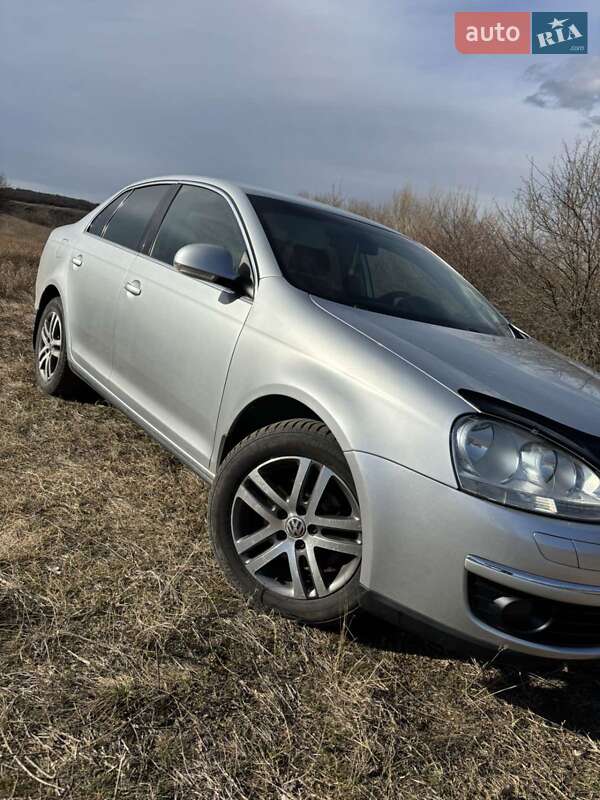 Седан Volkswagen Jetta 2006 в Первомайске