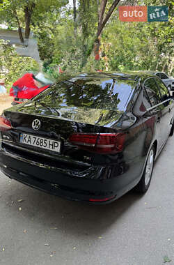Седан Volkswagen Jetta 2017 в 