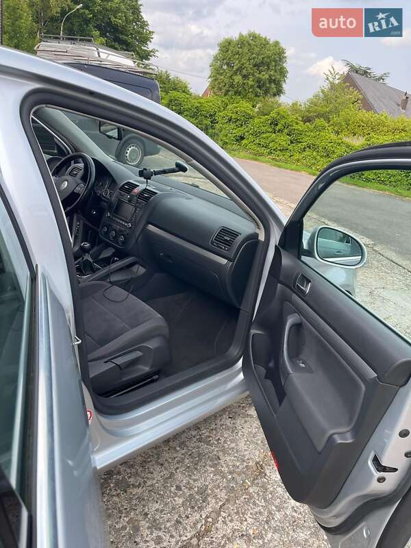 Седан Volkswagen Jetta 2006 в Луцьку