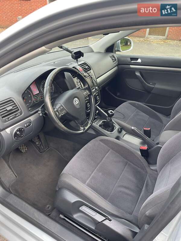 Седан Volkswagen Jetta 2006 в Луцьку