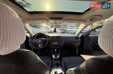 Седан Volkswagen Jetta 2012 в Дніпрі