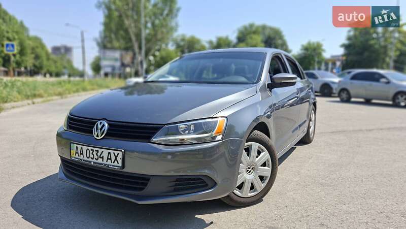 Седан Volkswagen Jetta 2014 в 
